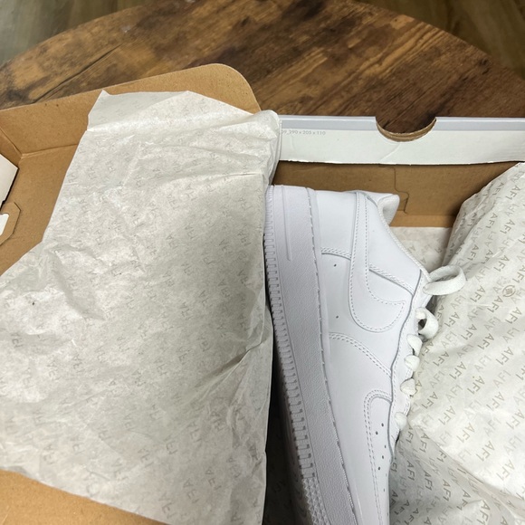 Air Force 1 LE (GS) - Picture 2 of 6